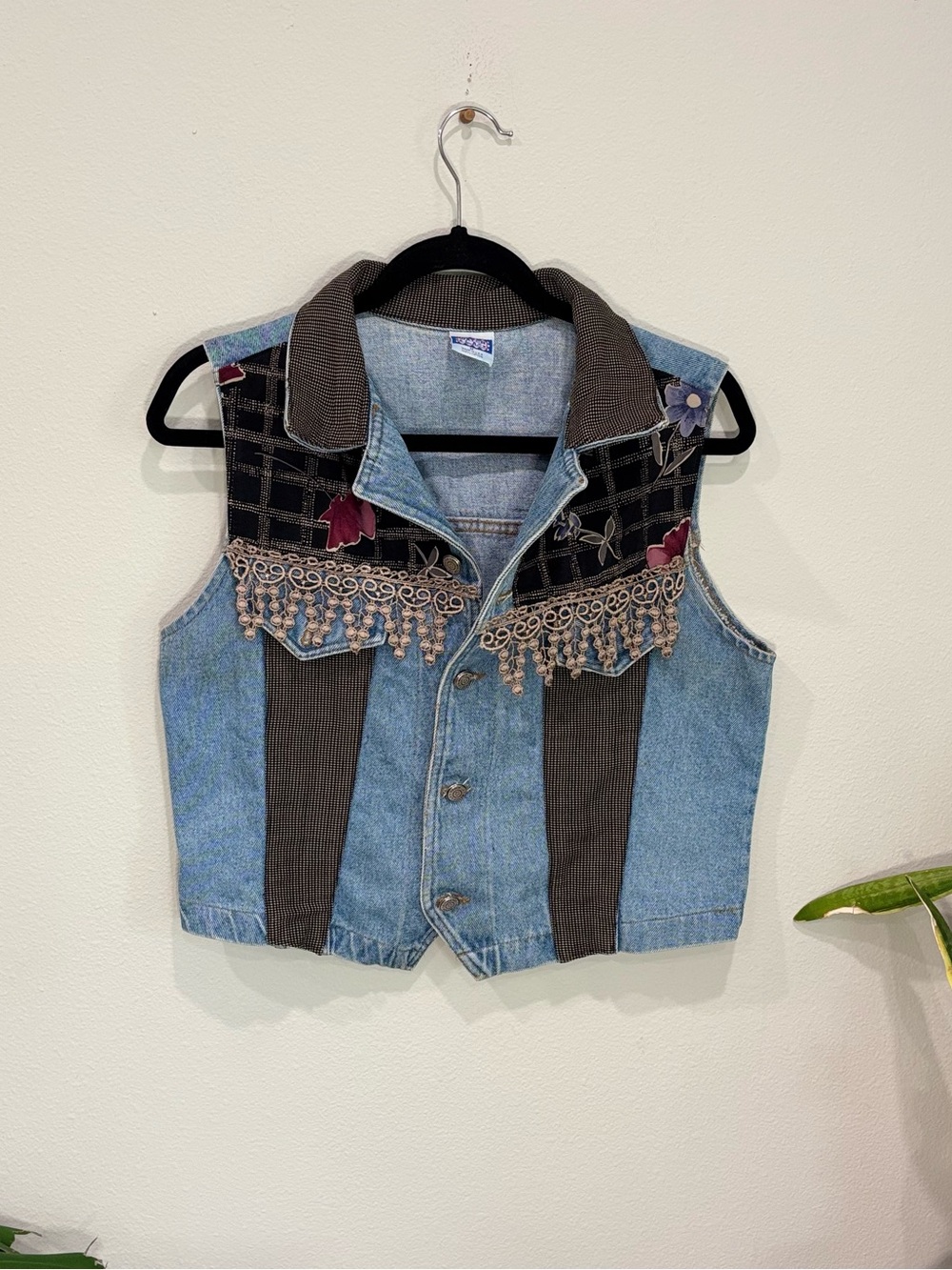 Watch L.A. | Vintage Embroidered Patchwork Denim Vest | Size Medium